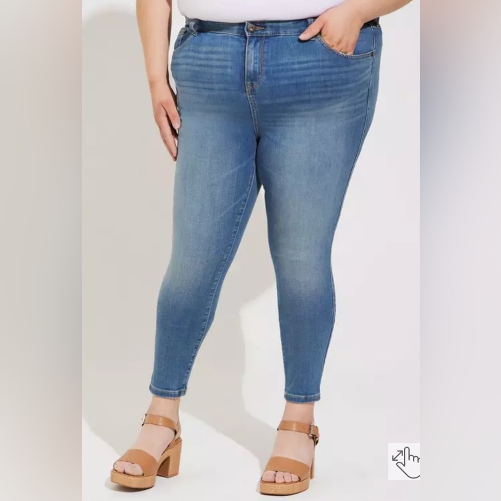 Torrid Light Blue MidFit Skinny Super Soft High-Rise Ankle Jean 👖